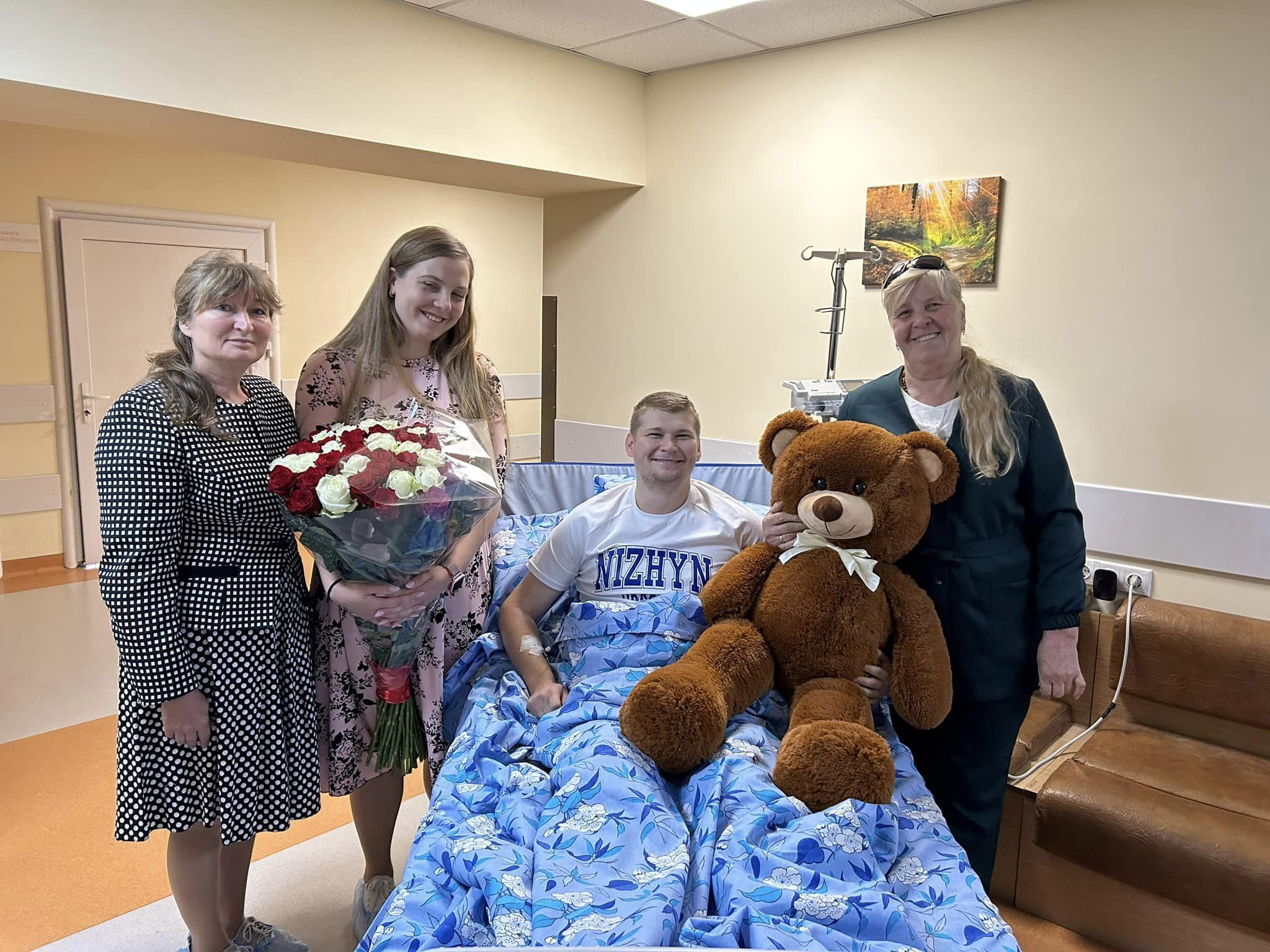 У київській лікарні зіграли весілля пораненого військового і його коханої - зображення